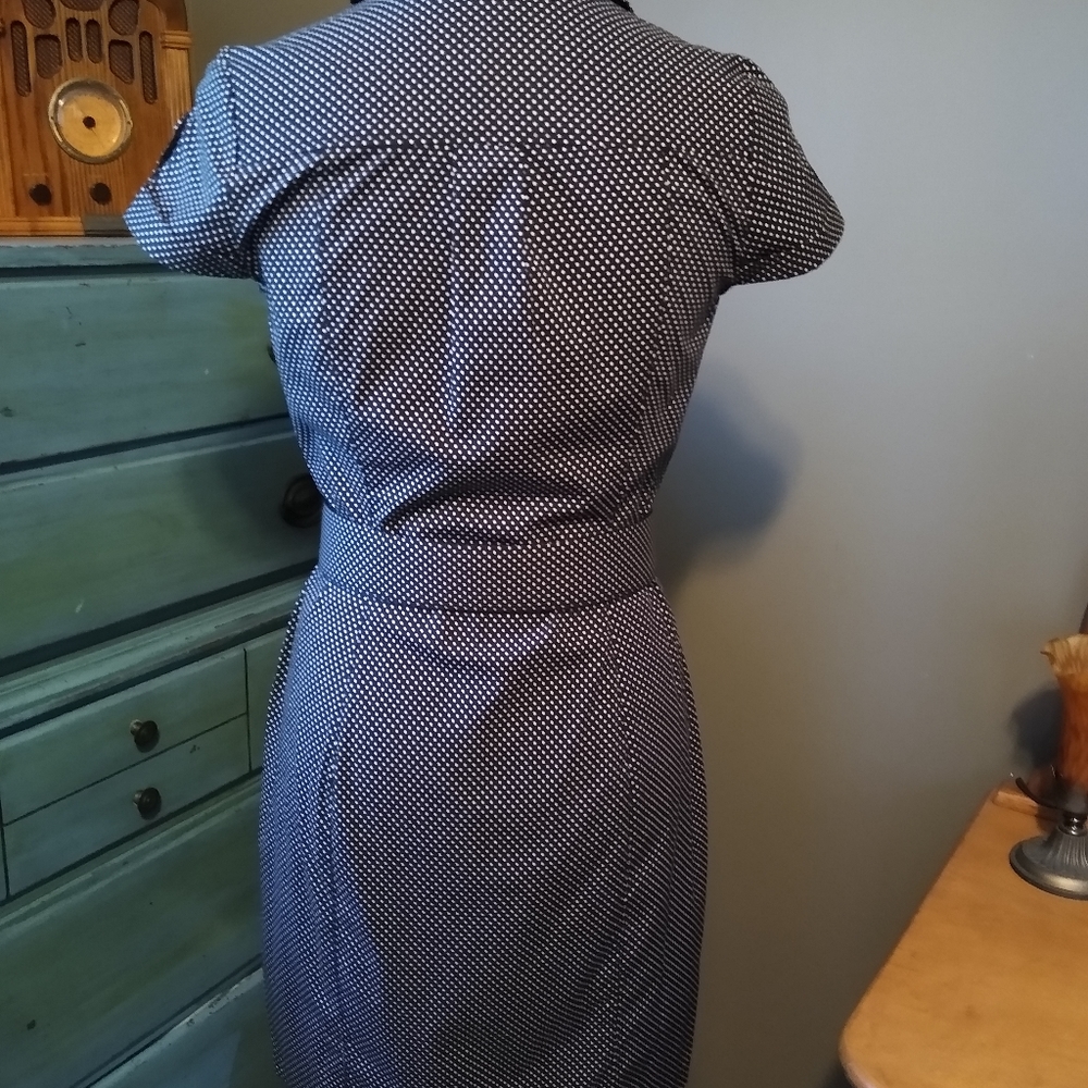Dress - Picture 3 of 4